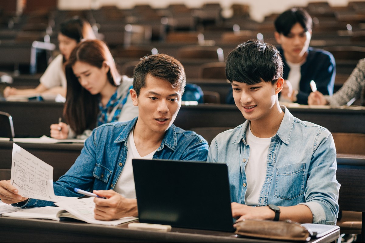 Nên học tiếng Đức hay tiếng Hàn